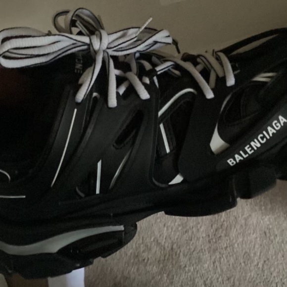 I’m selling these because I got another pair, so I don’t need these anymore